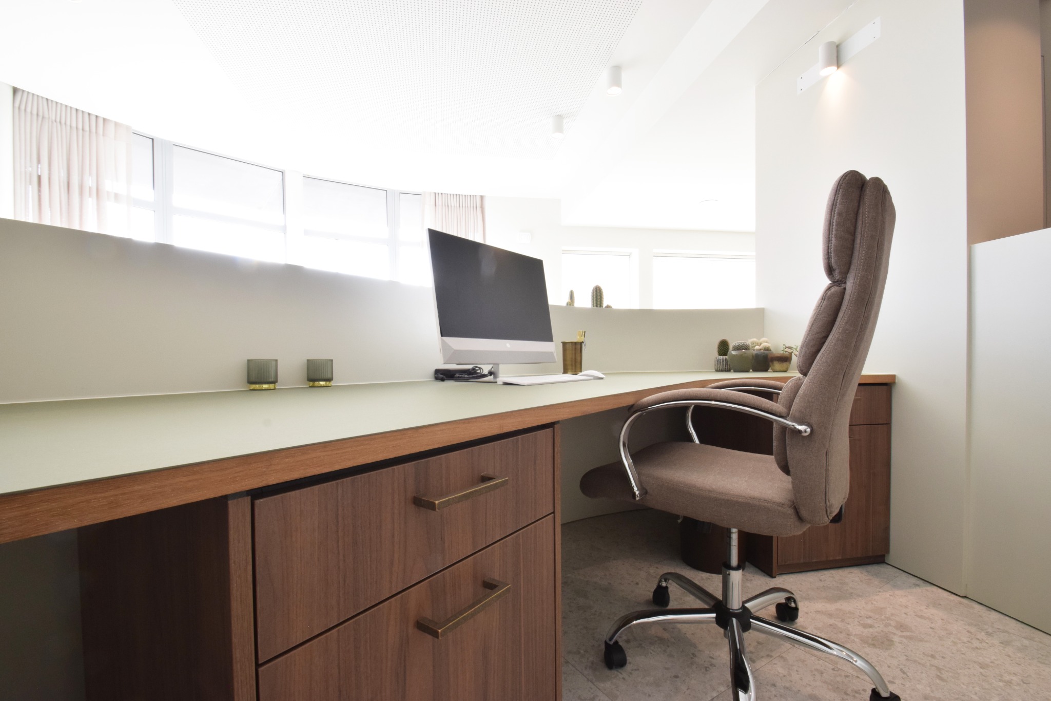 Eigen bureau